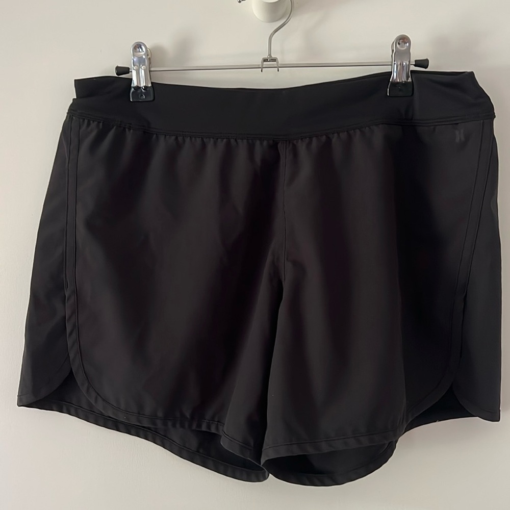 Hurley running shorts / unlined / back zipper pocket / size medium